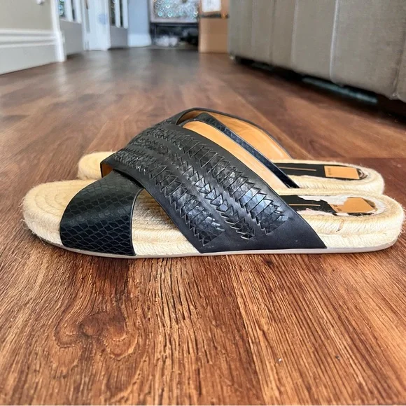 Black Dolce Vita Slides - 11 - EUC - Picture 4 of 6